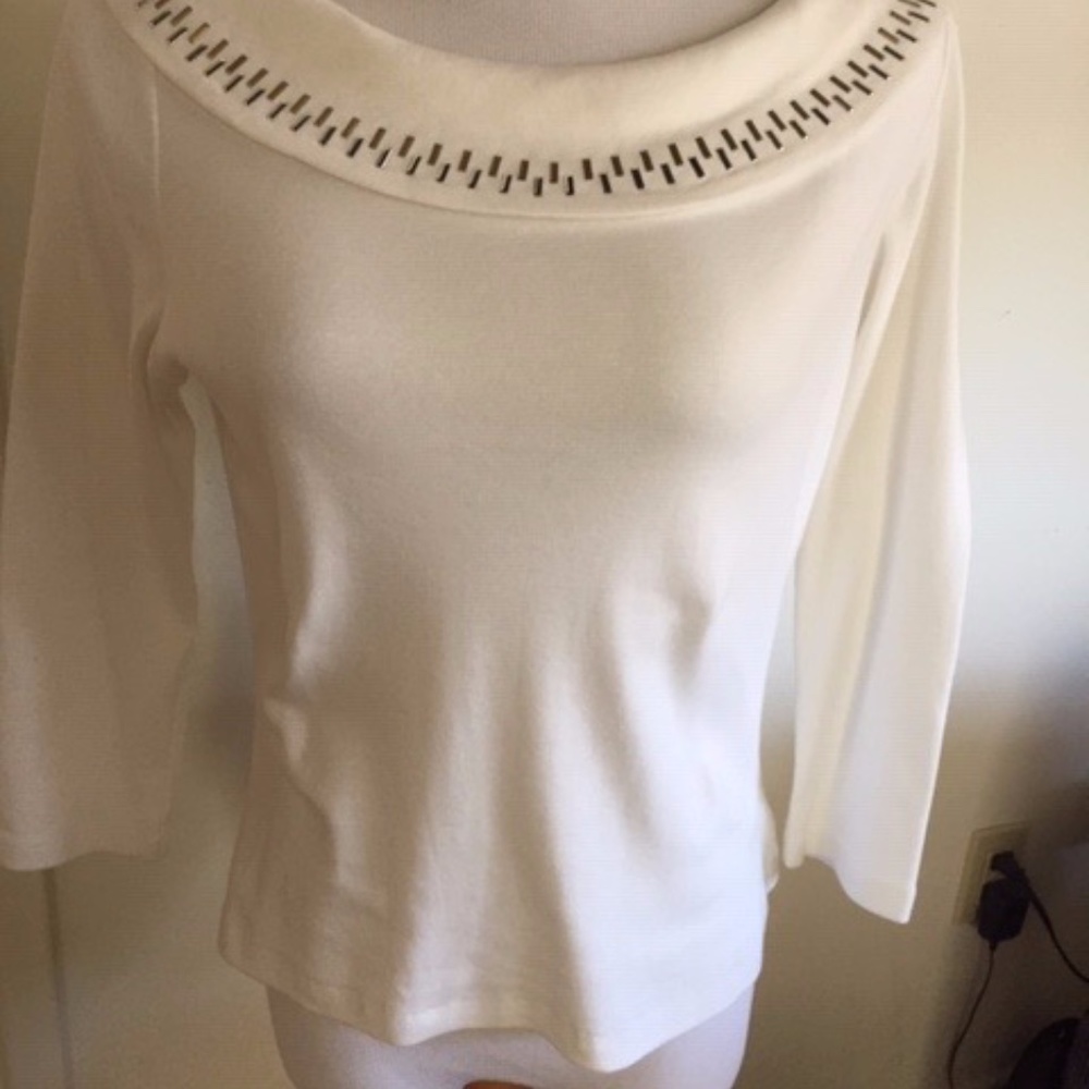 Nice cotton dressy top, small great neckline